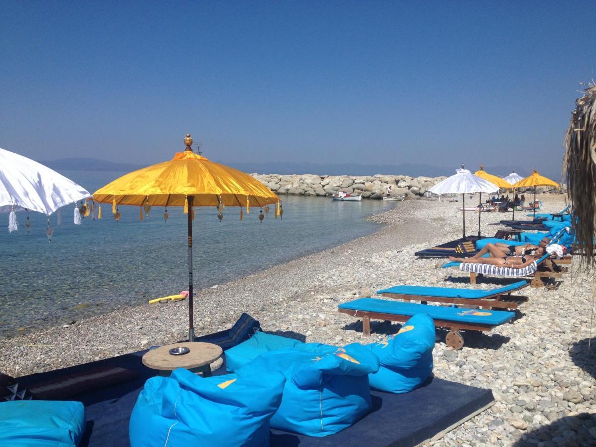 Apartamento Agali 2 Maizonette Front Of The Sea Akrogiali Exterior foto